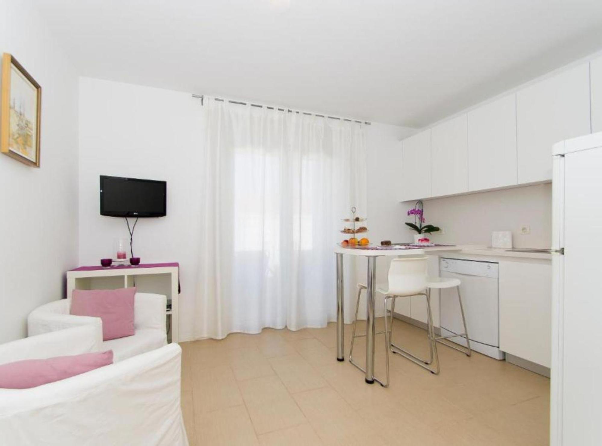 Apartments Villa Olea ルンバルダ エクステリア 写真