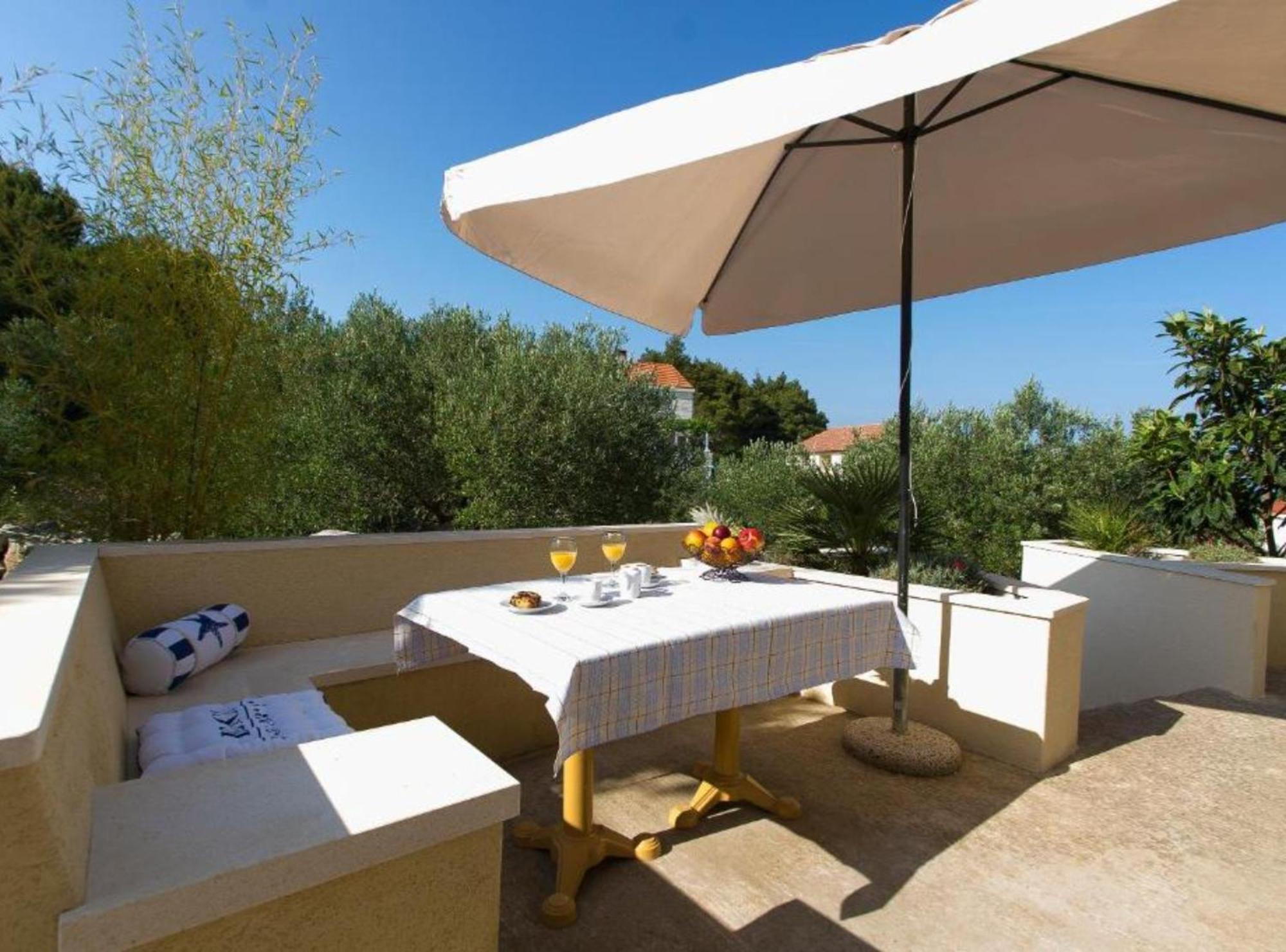 Apartments Villa Olea ルンバルダ エクステリア 写真