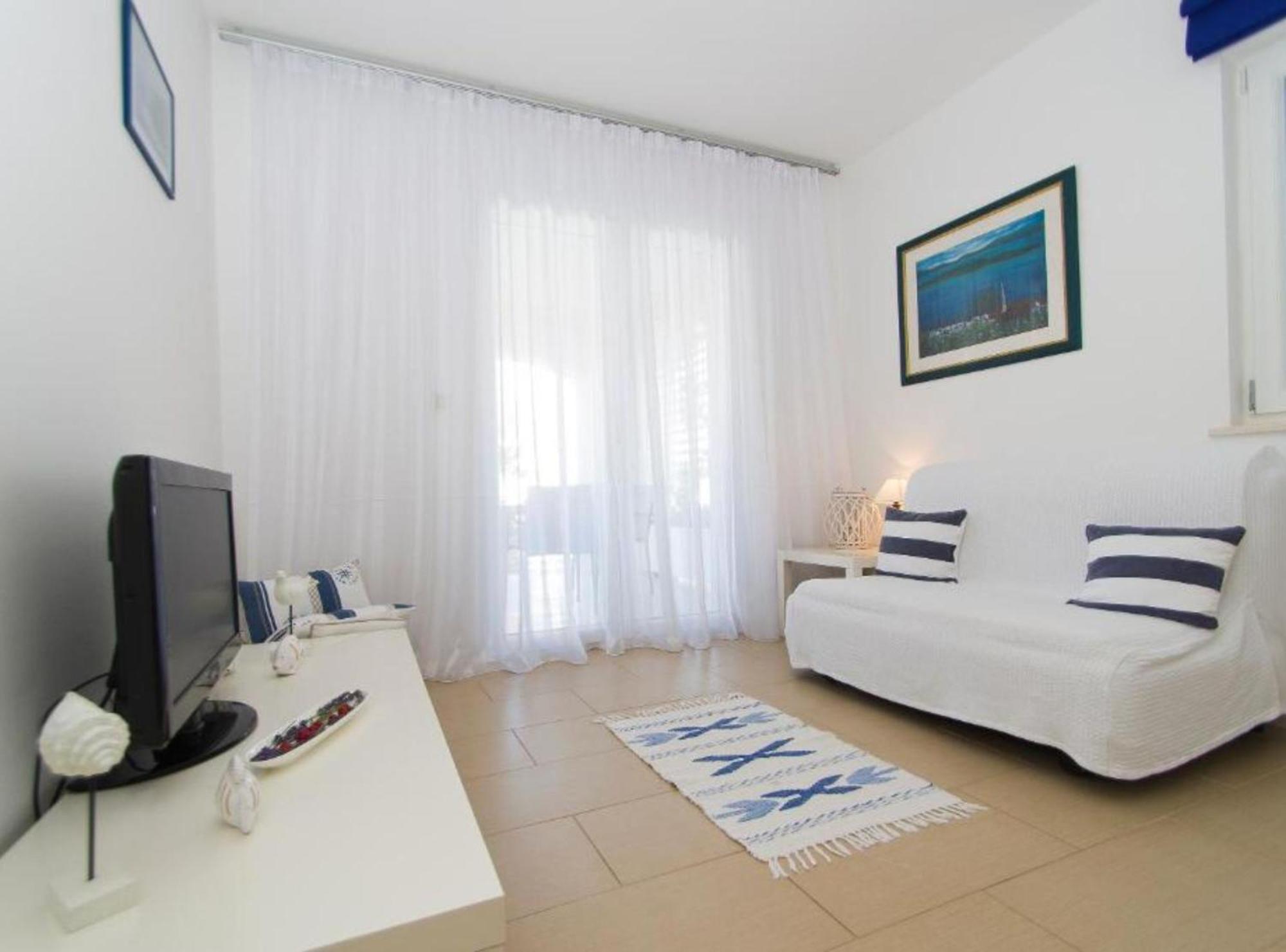 Apartments Villa Olea ルンバルダ エクステリア 写真